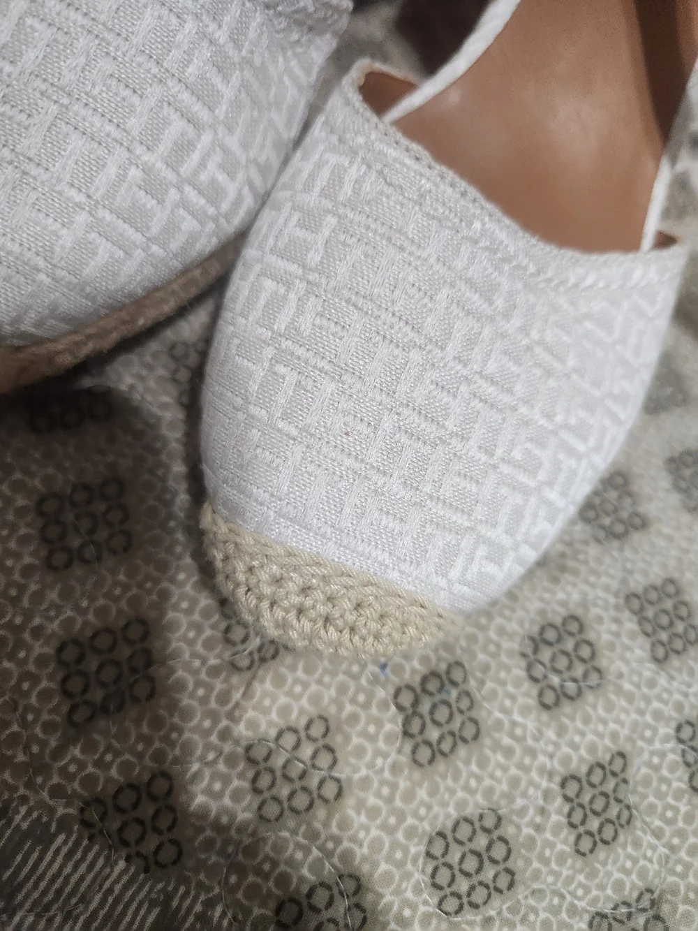 N/A classic white